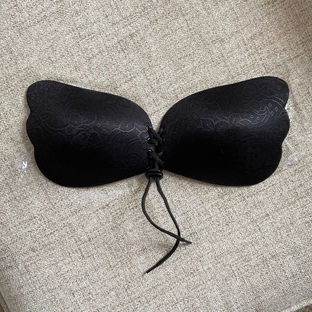 Sticky boobs
